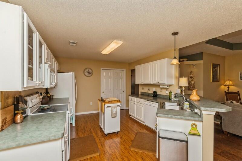 PINE KNOLL - Residential