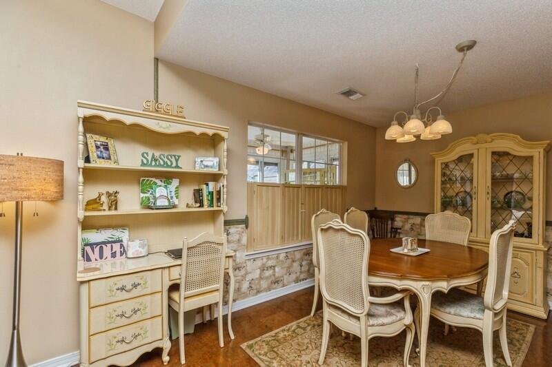 PINE KNOLL - Residential