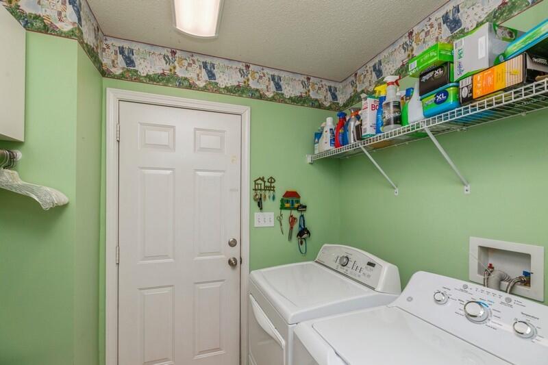 PINE KNOLL - Residential