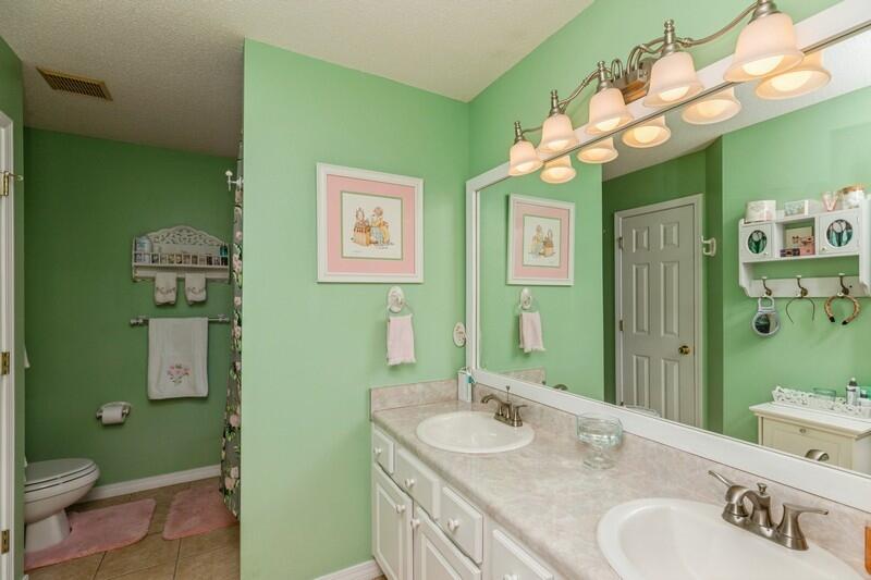 PINE KNOLL - Residential