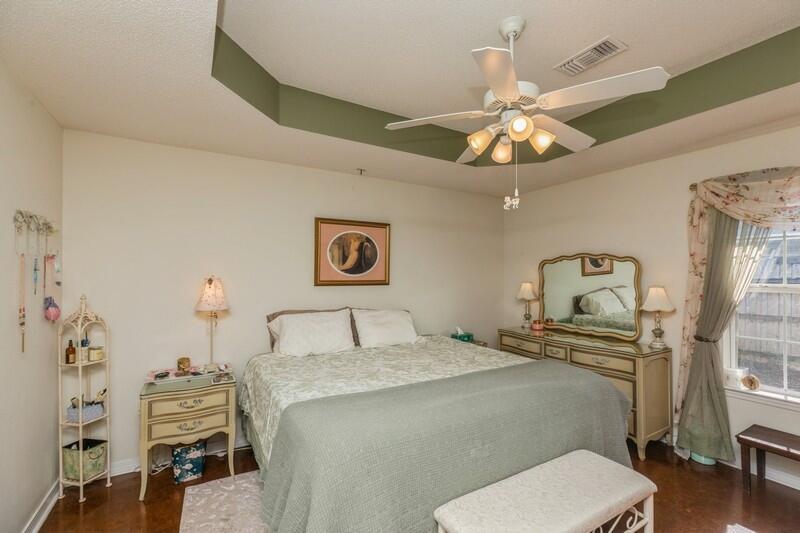 PINE KNOLL - Residential