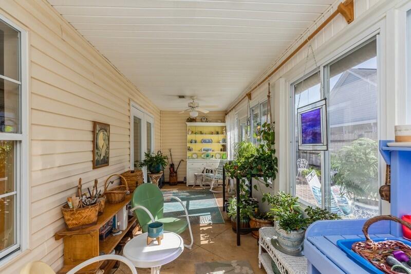 PINE KNOLL - Residential