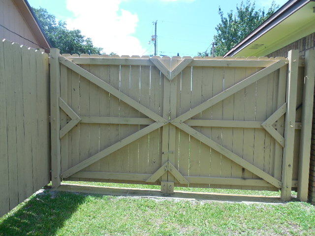 TIMBERLAKE ESTATES 1ST ADDN - Residential