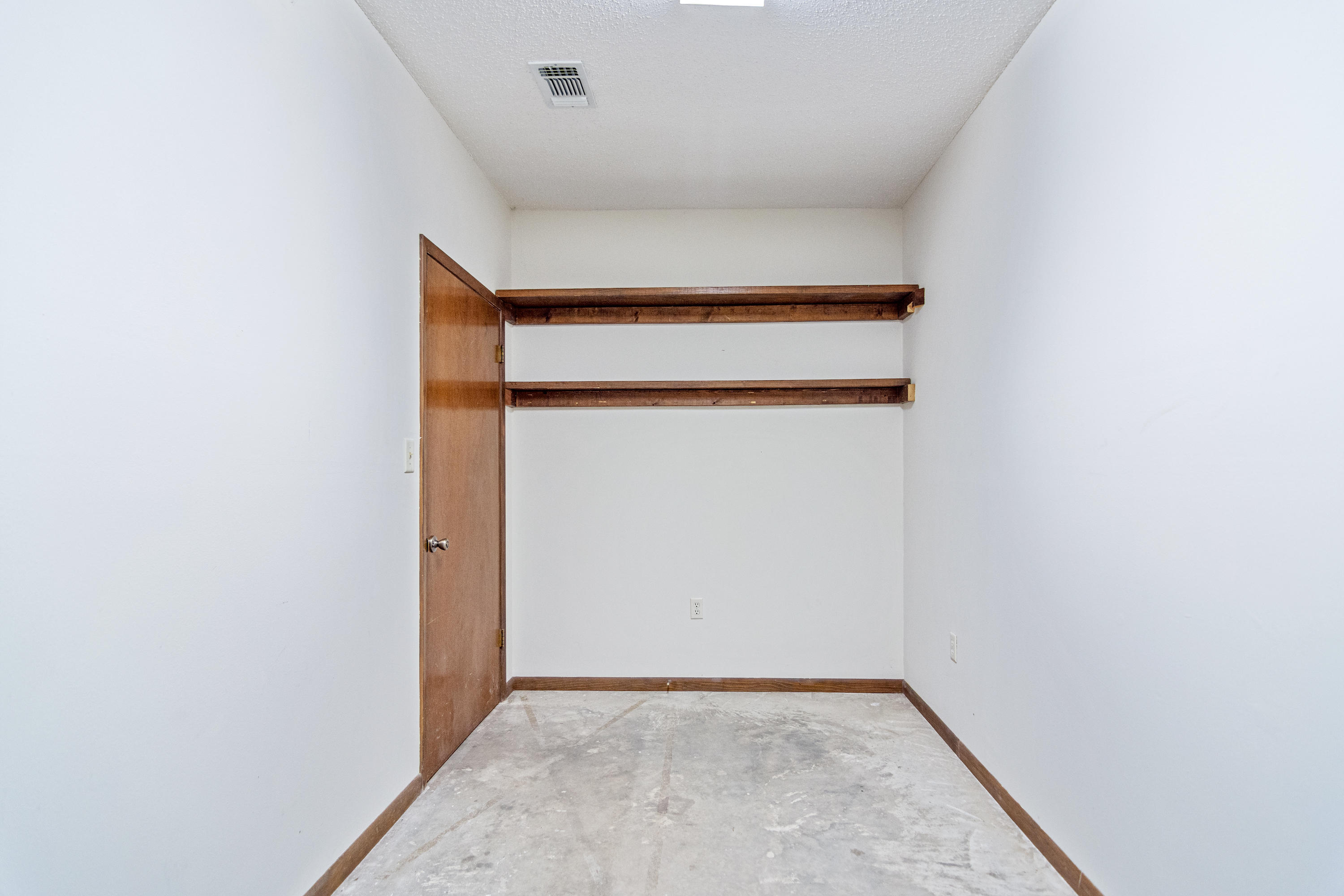 KENNEDY LAKES 1ST ADDN - Residential