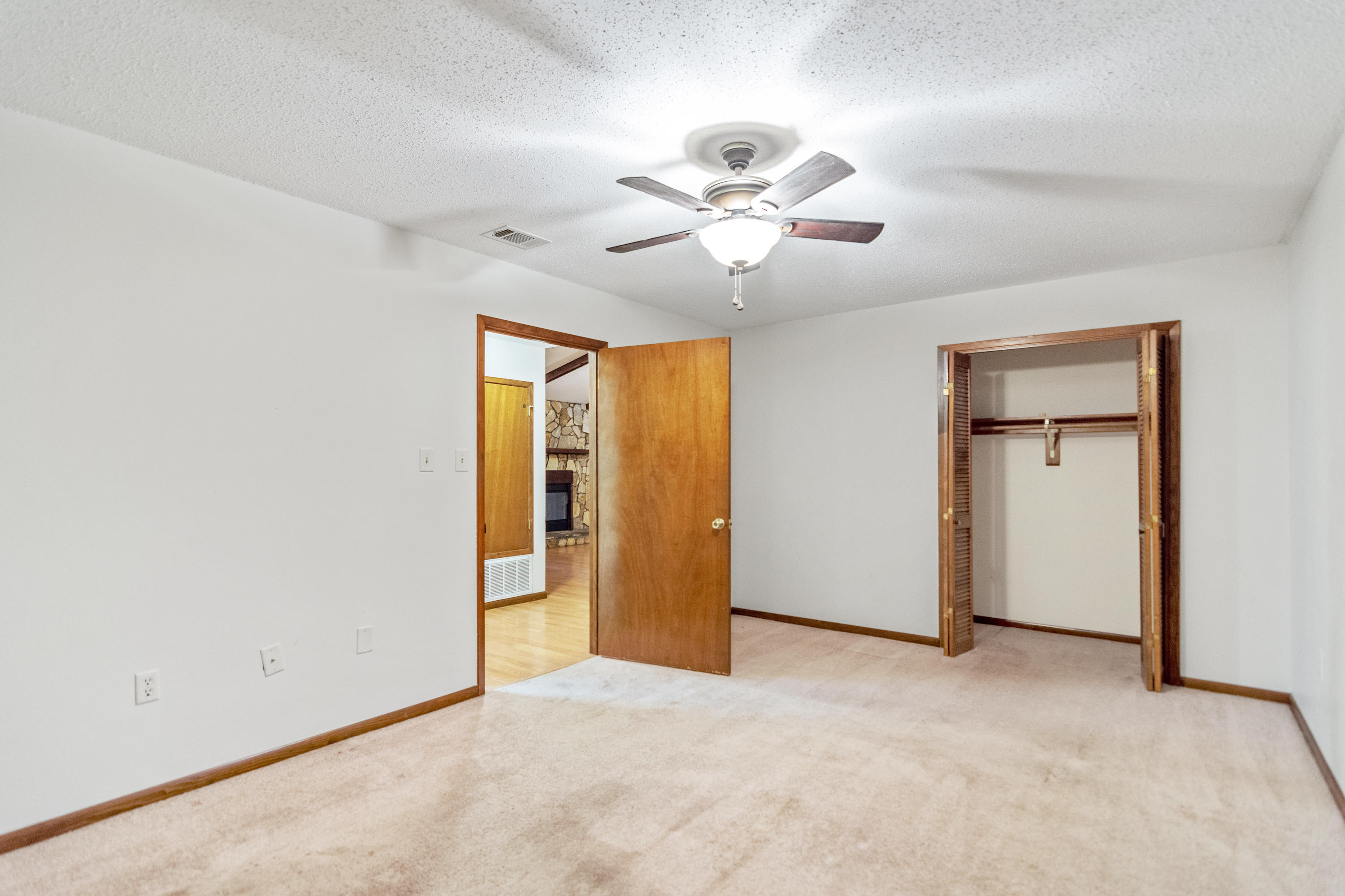 KENNEDY LAKES 1ST ADDN - Residential