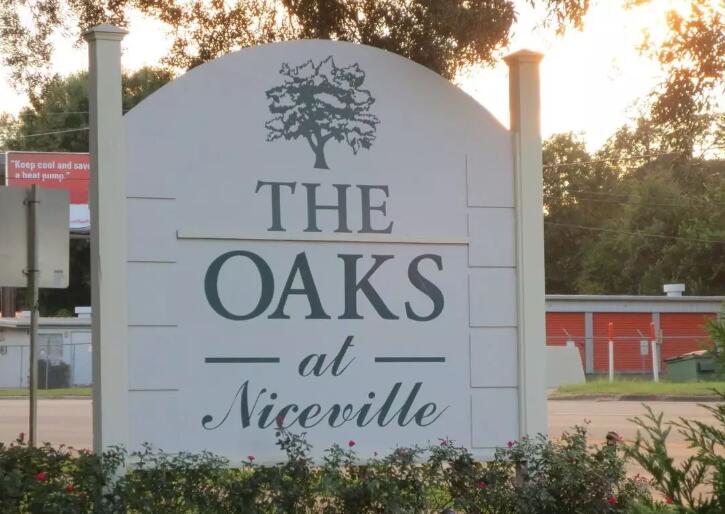 THE OAKS AT NICEVILLE - Residential