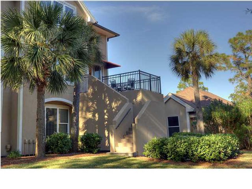 This is a beautiful 3 bedroom, 2.5 bath condo in Turnberry Villas Condominiums, located on the bay side of the Sandestin Golf & Beach Resort. The property is in a perfect location close to the Village at Baytowne Wharf and yet the it feels like you're in a serene, tranquil setting. Enjoy your morning coffee out on the balcony and enjoy the great views of the golf course.