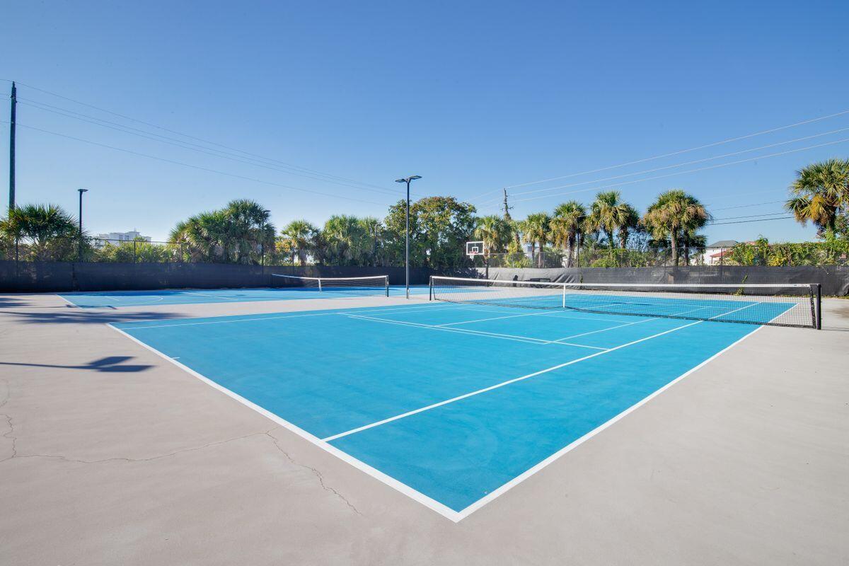 SILVER DUNES CONDO - Residential