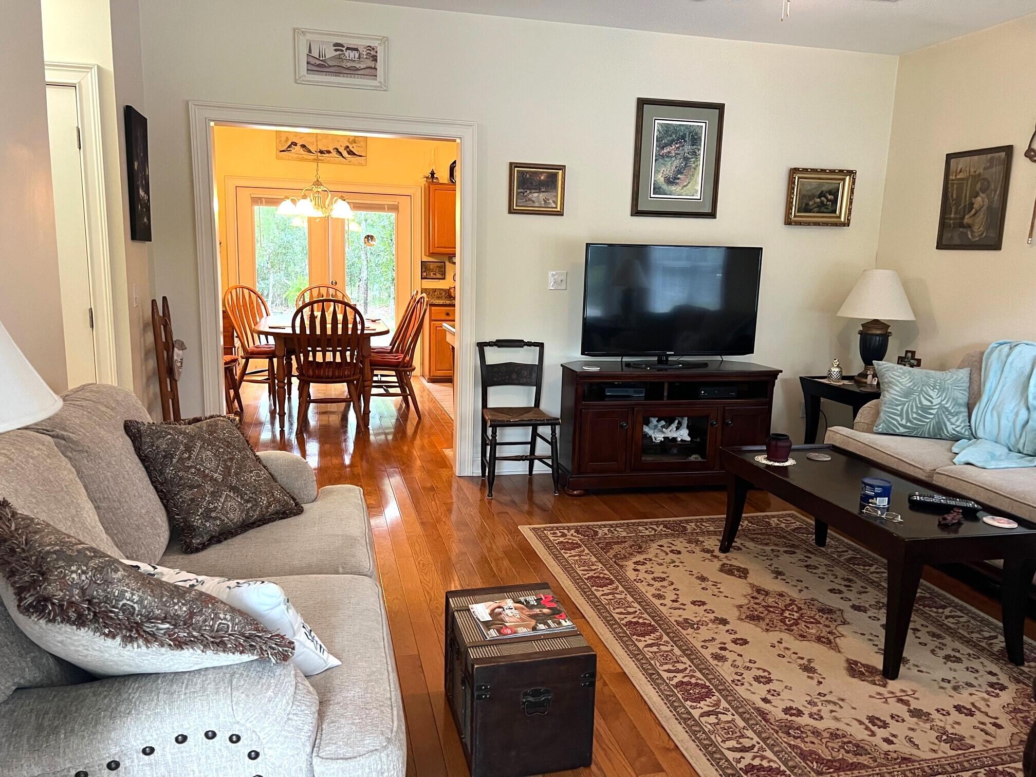 RUSTLING PINES - Residential