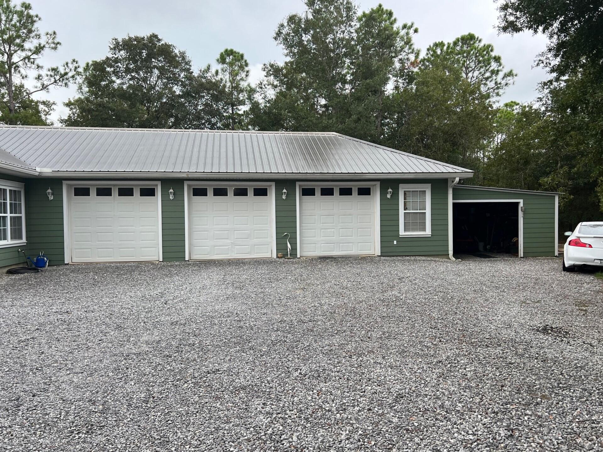 RUSTLING PINES - Residential