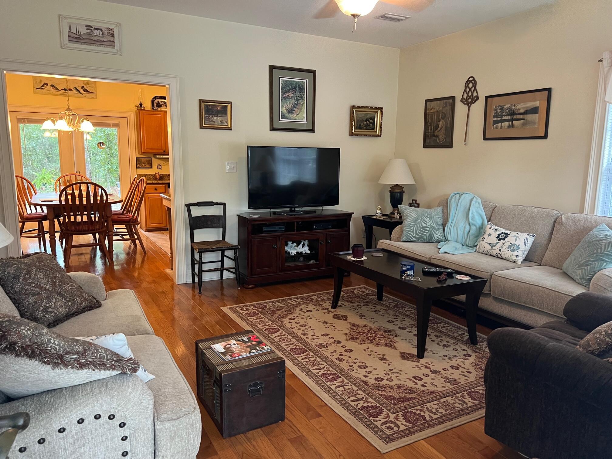 RUSTLING PINES - Residential