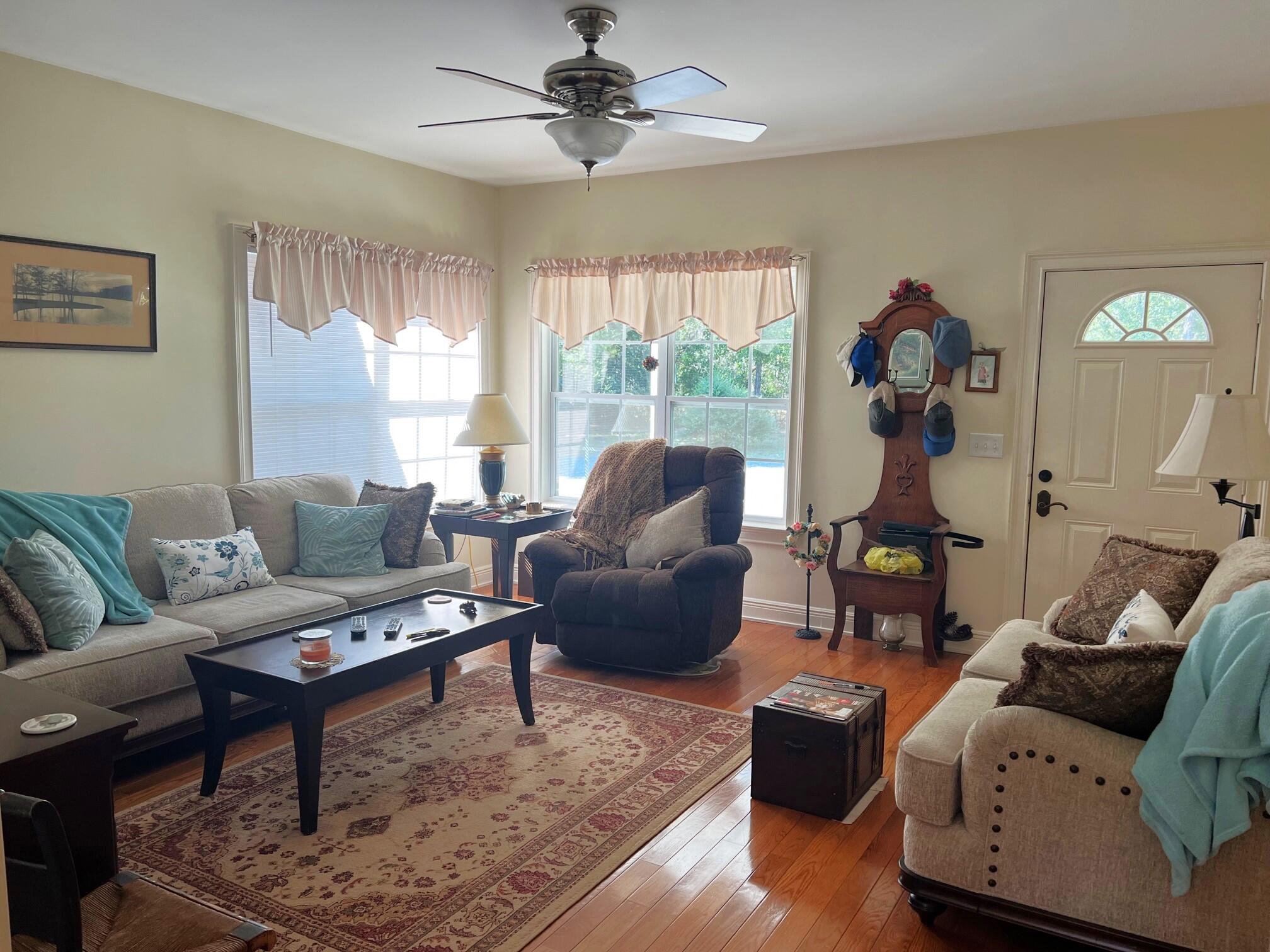 RUSTLING PINES - Residential