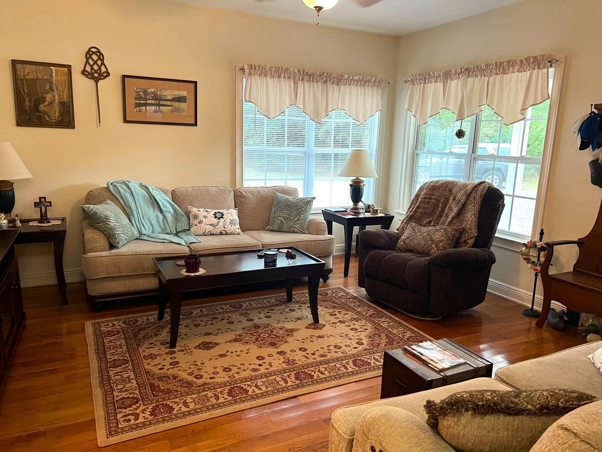 RUSTLING PINES - Residential