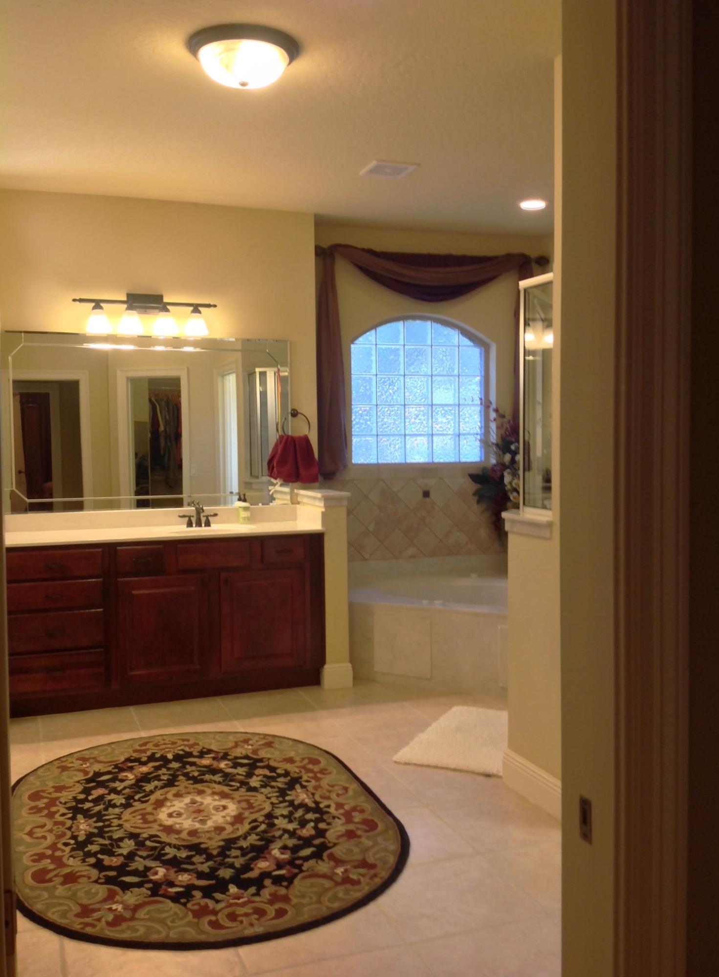 CHARDONNAY ESTATES - Residential