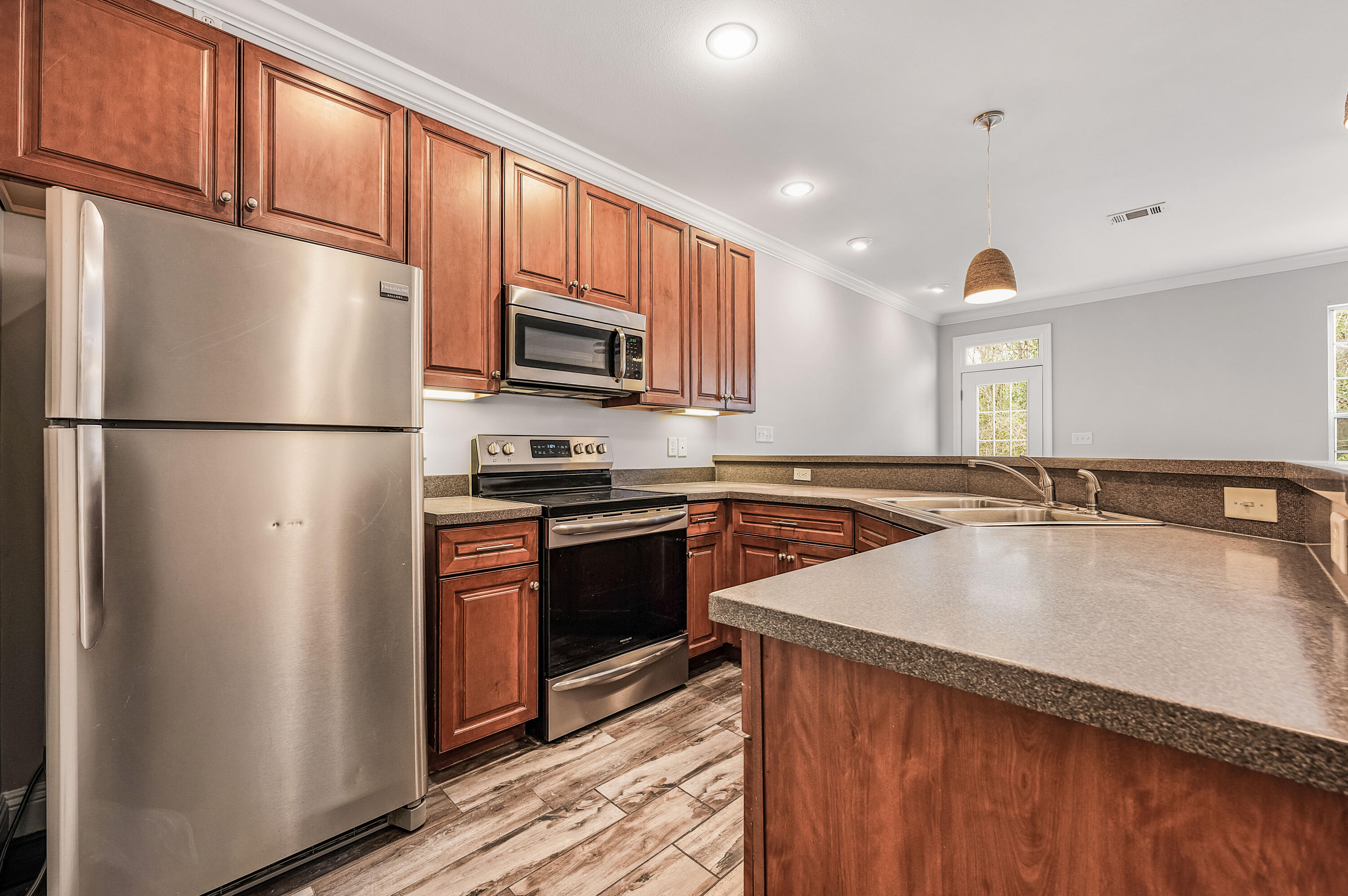 CROSS CREEK - Residential