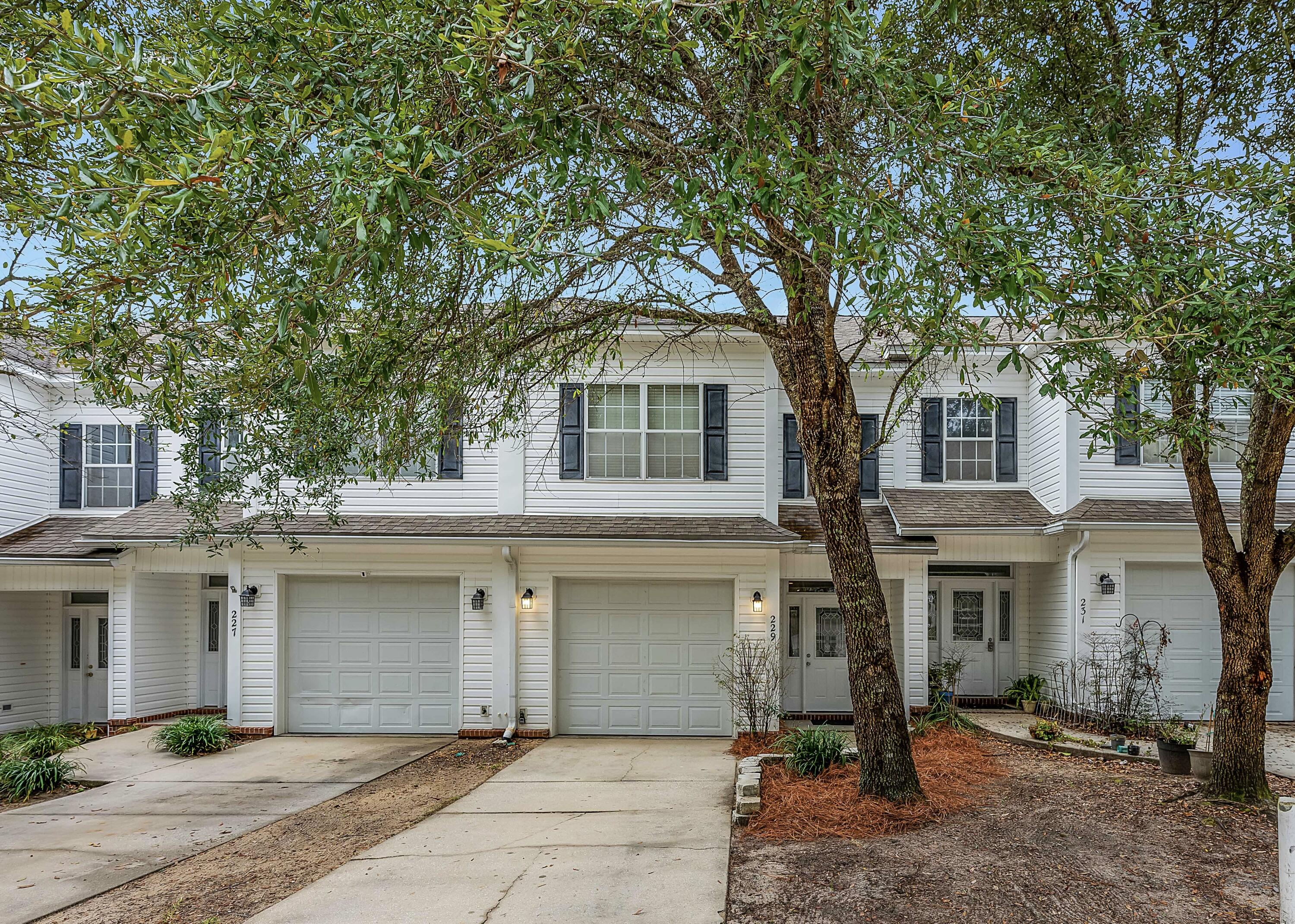 CROSS CREEK - Residential