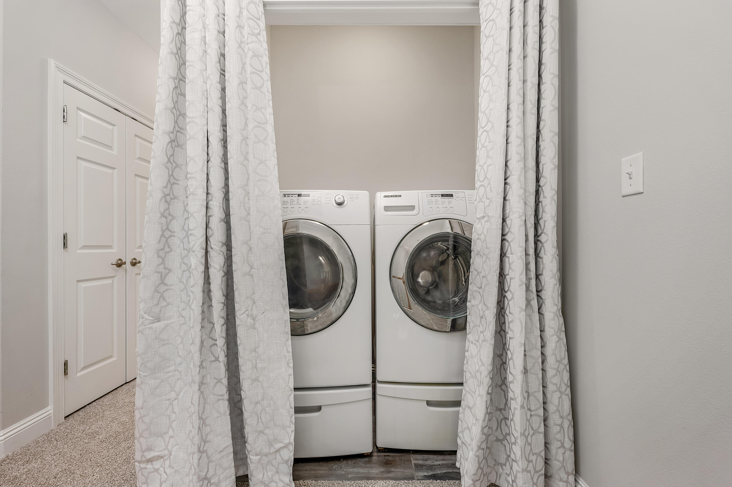 CROSS CREEK - Residential