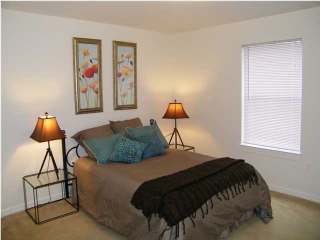 CREEKSIDE - Residential Lease