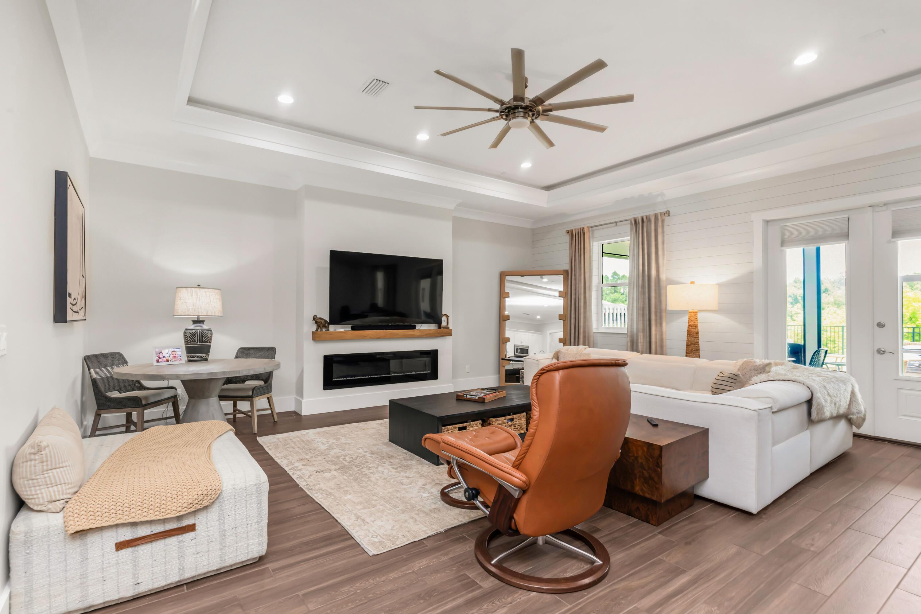 HAMMOCK BAY - Residential