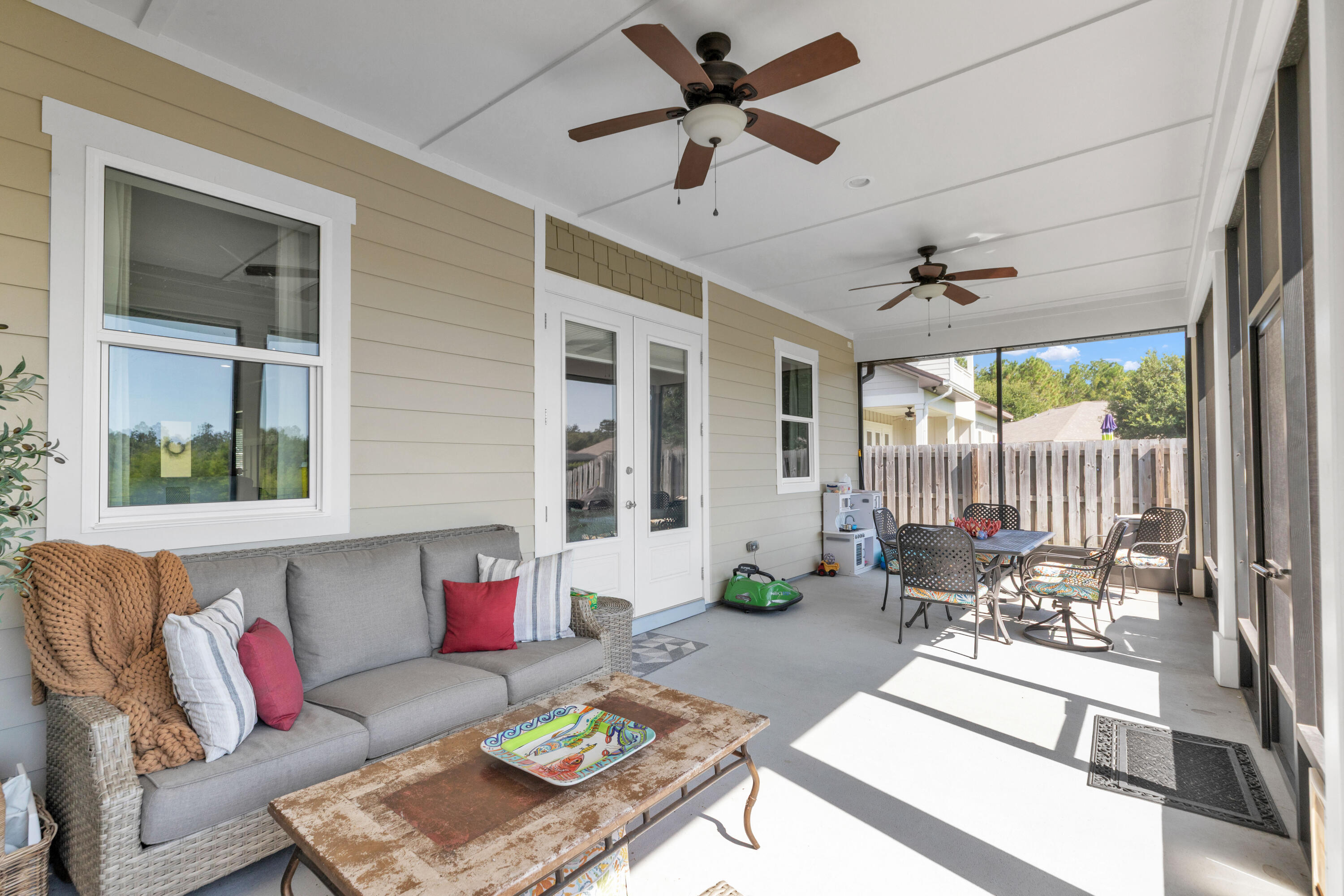 HAMMOCK BAY - Residential