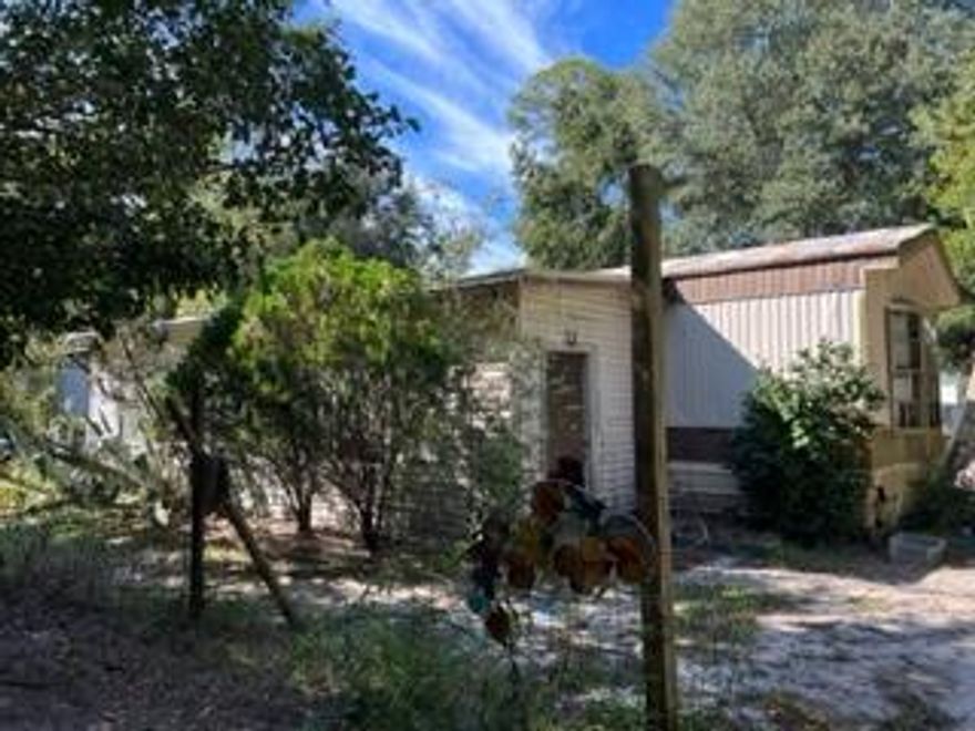 Country living close to everything.  Great lot to build your dream home.  Close to Hurlburt, shopping and the beach.  Plenty of room for your home, garage, RV and a Boat  Sold As-Is.  All measurements and information should be confirmed by buyer.