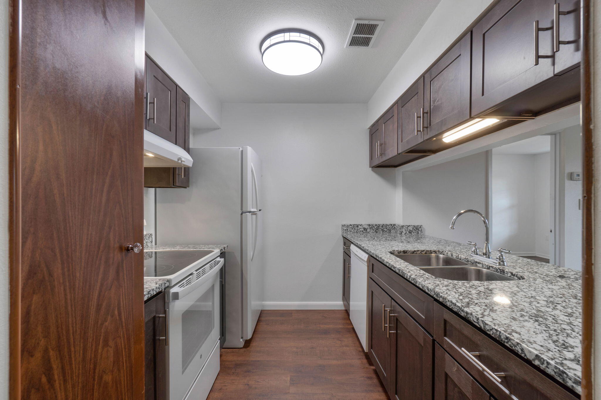 Now Live in central Fort Walton Beach! Schedule your showing today for this turn key cozy condo. This property has been a past rental unit and has all the upgrades done and ready to go. Enjoy a spacious 1000 sqft unit on the second floor with a community pool. Just minutes from Walmart and Eglin Air Force Base!