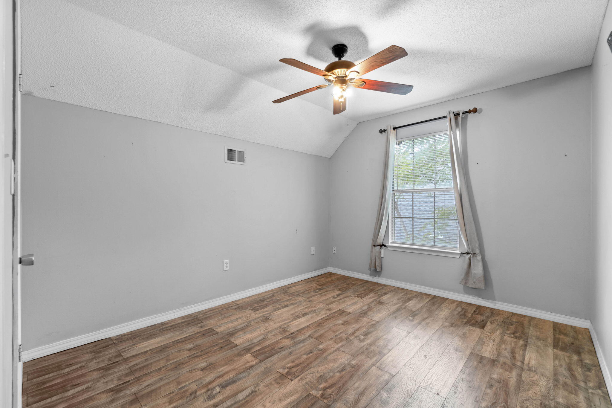 BROOKWOOD ESTATES - Residential