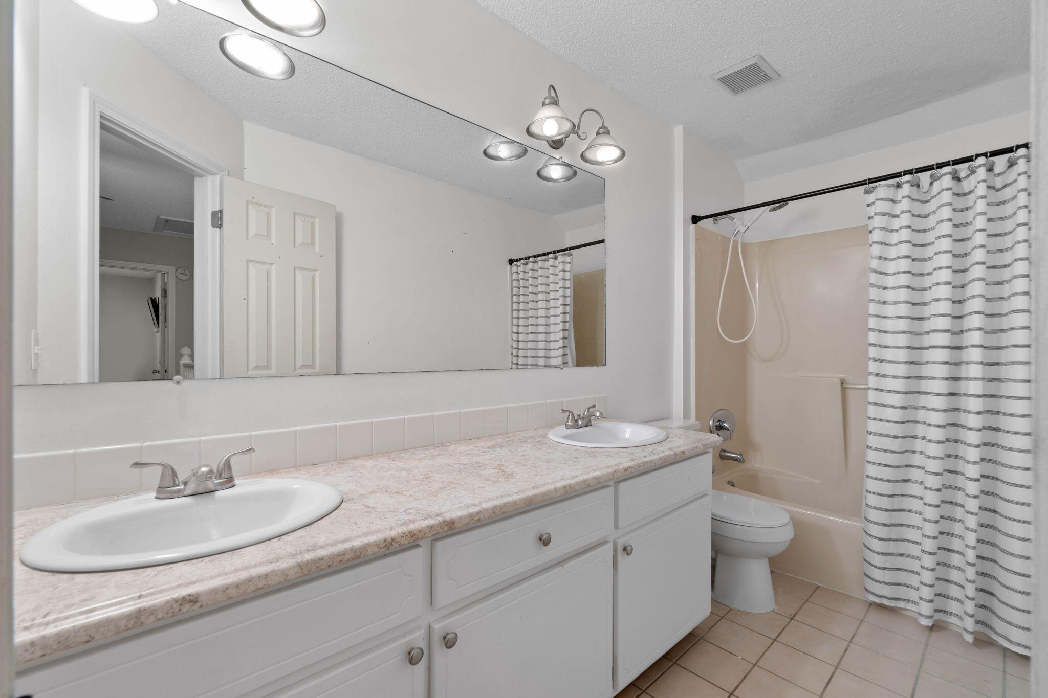 BROOKWOOD ESTATES - Residential