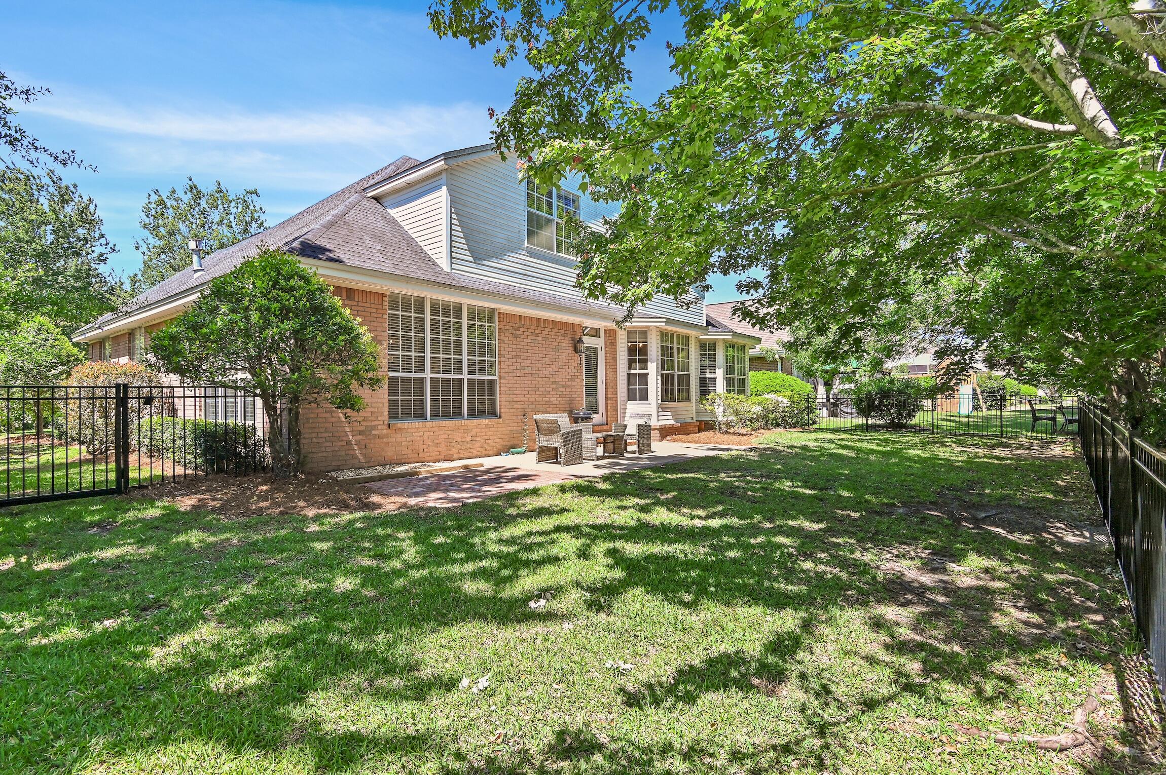 TURNBERRY PLACE - Residential