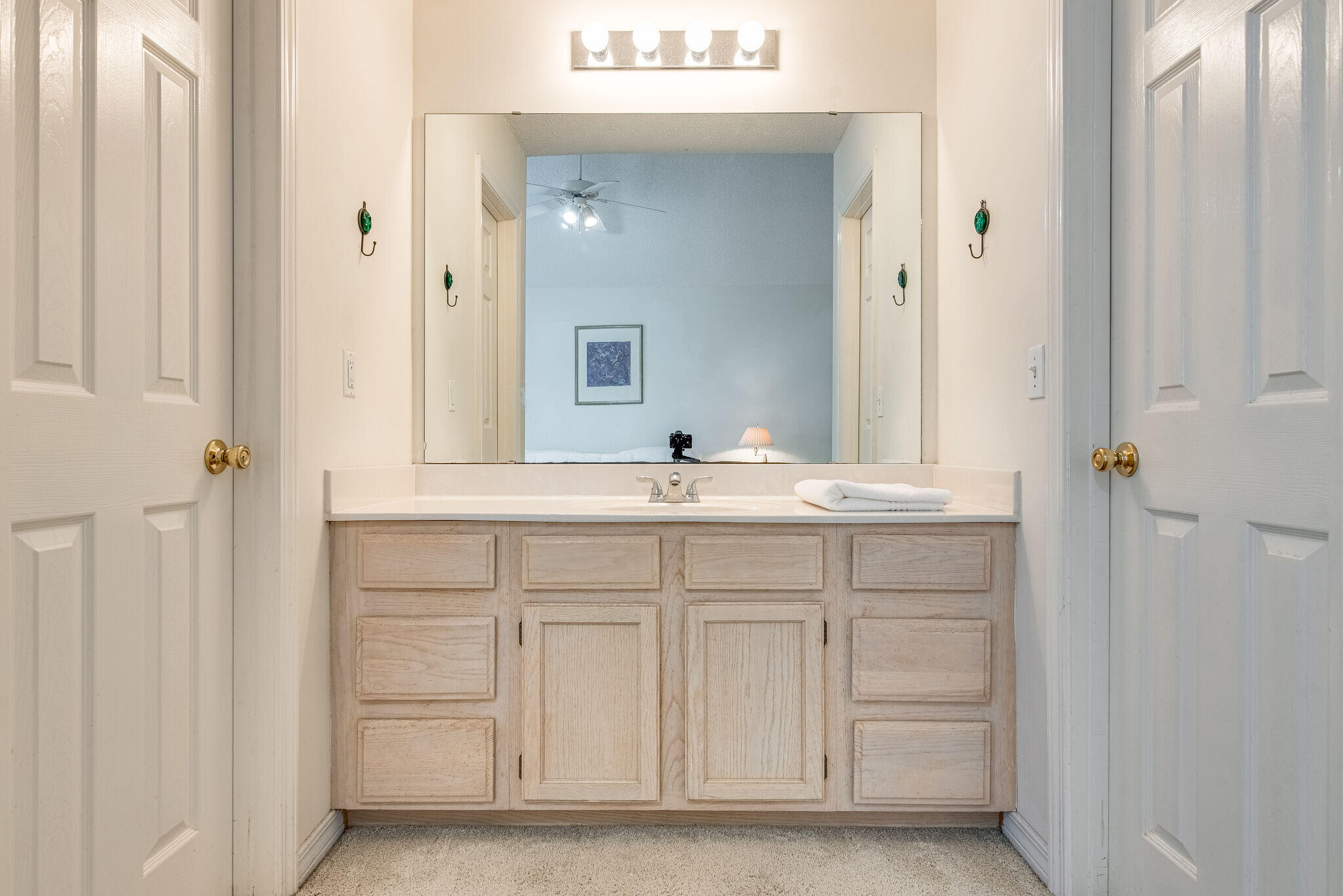 HIDDEN BAY VILLAGE - Residential