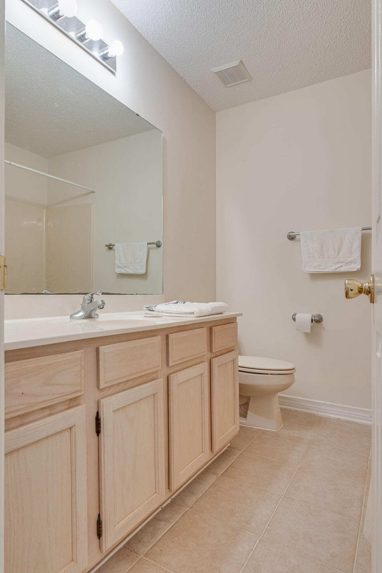 HIDDEN BAY VILLAGE - Residential