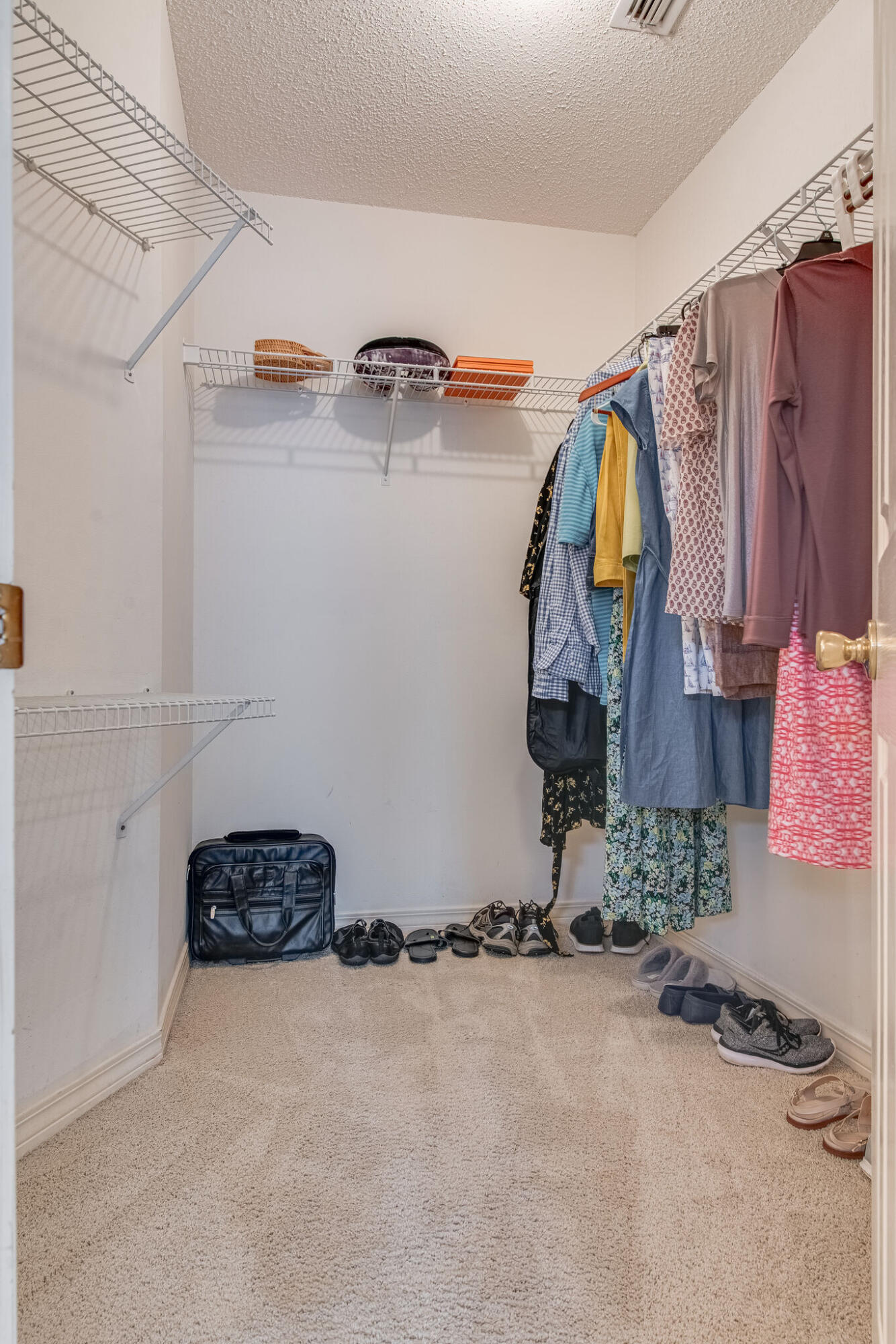 HIDDEN BAY VILLAGE - Residential