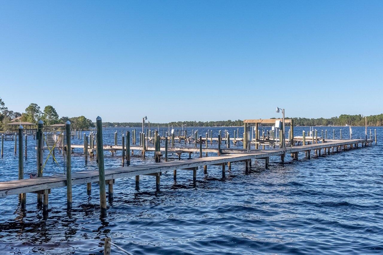 HIDDEN BAY VILLAGE - Residential