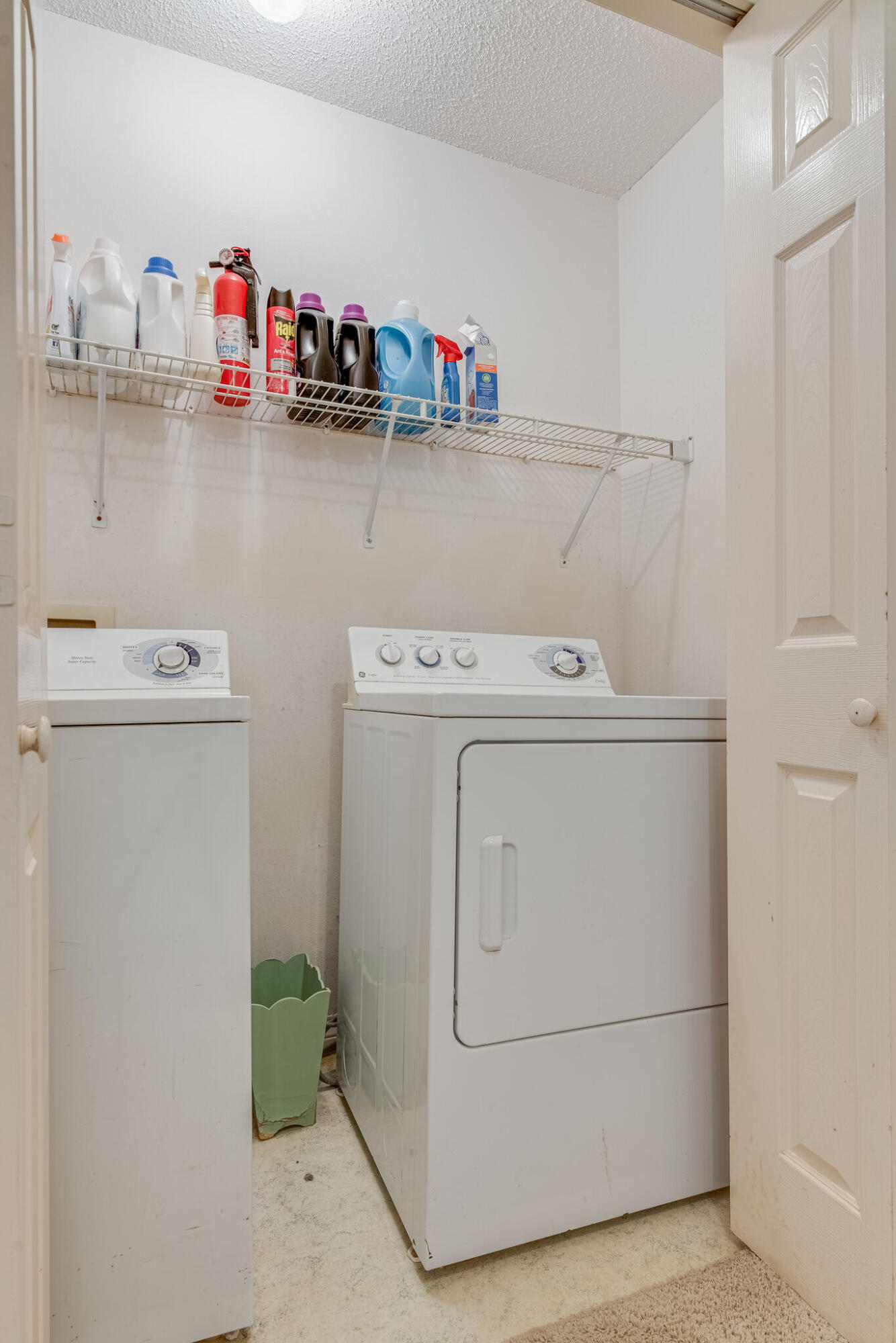 HIDDEN BAY VILLAGE - Residential