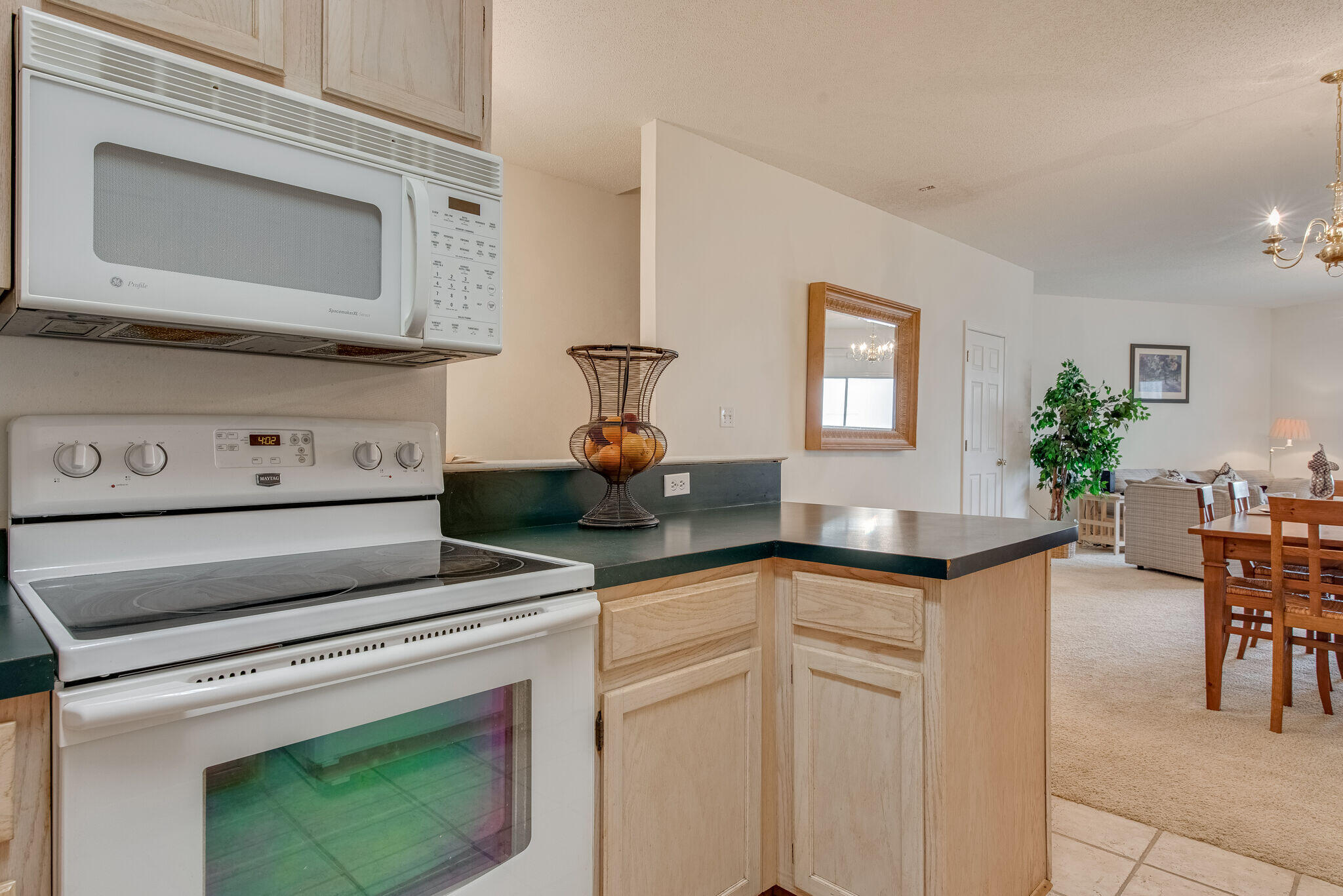 HIDDEN BAY VILLAGE - Residential