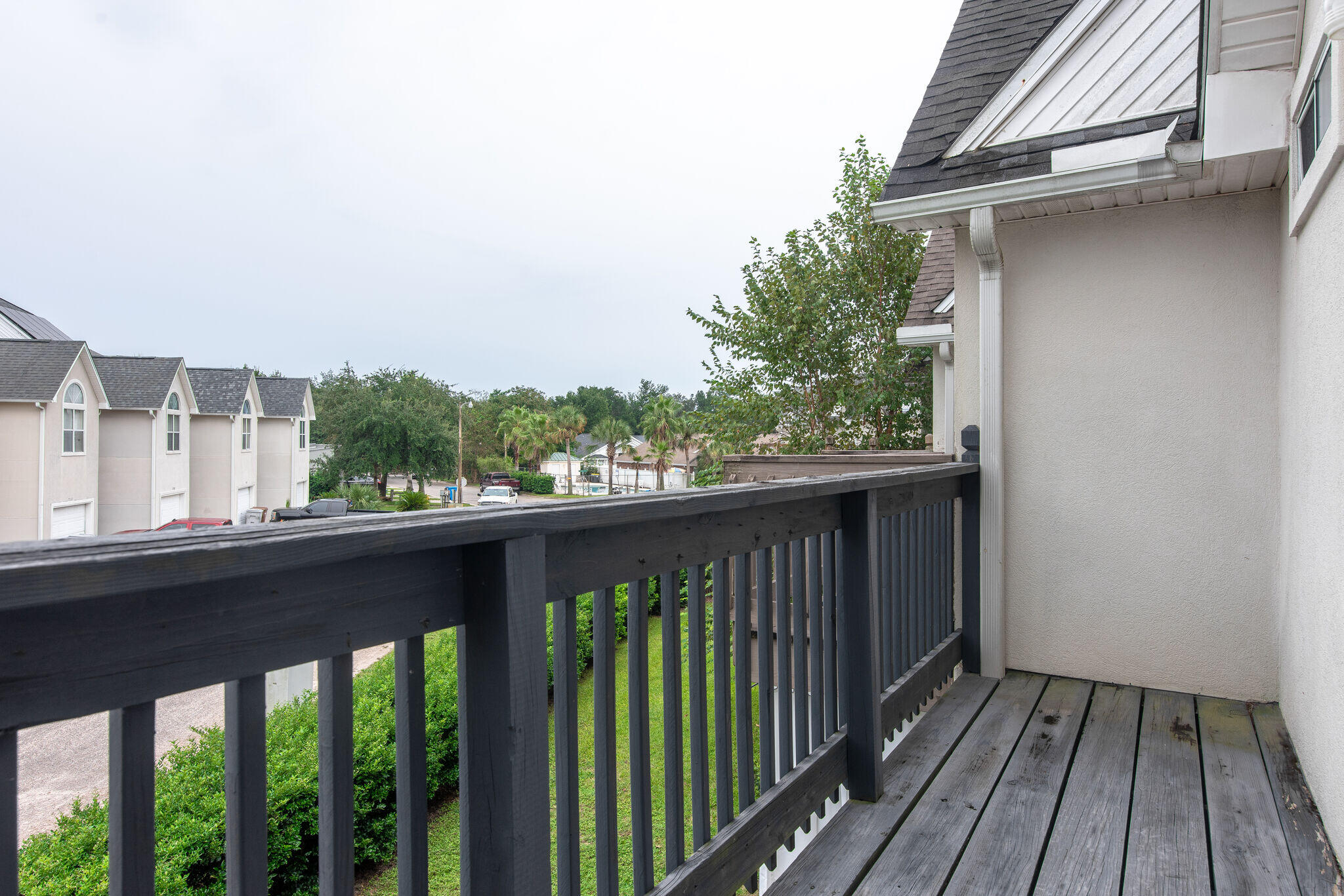 HIDDEN BAY VILLAGE - Residential