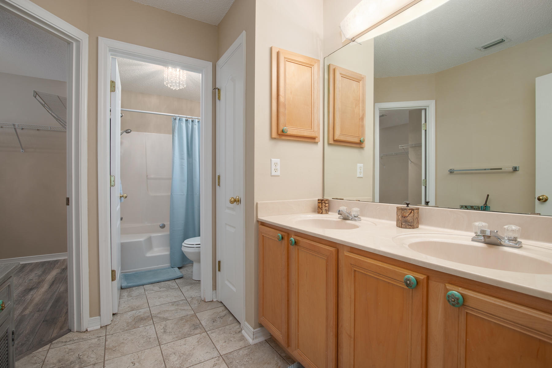 EMERALD LAKES PH 3 - Residential