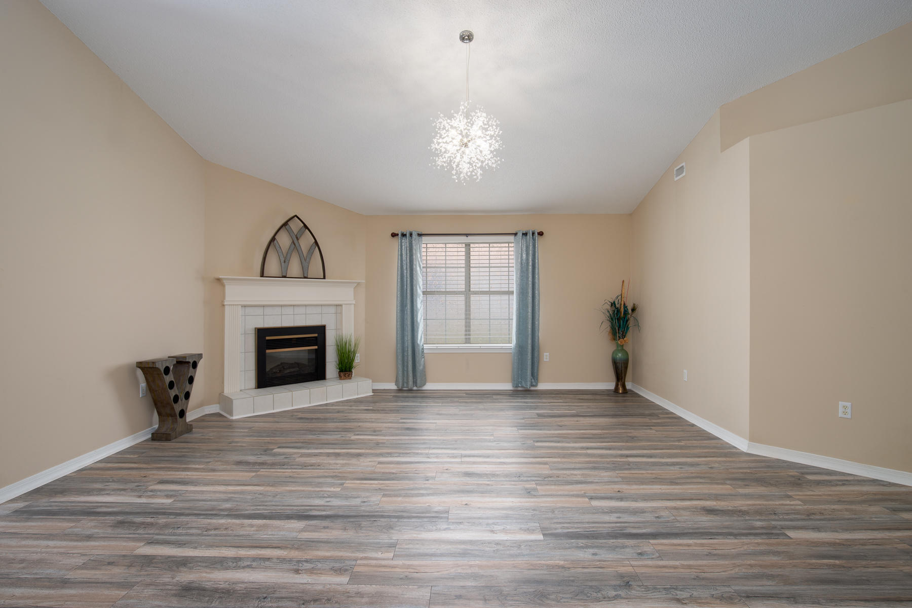 EMERALD LAKES PH 3 - Residential