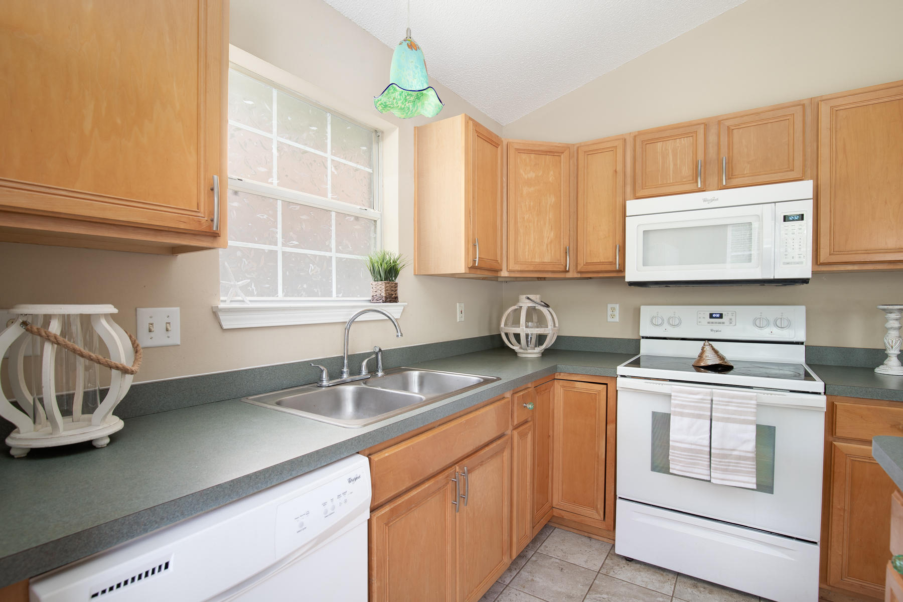 EMERALD LAKES PH 3 - Residential