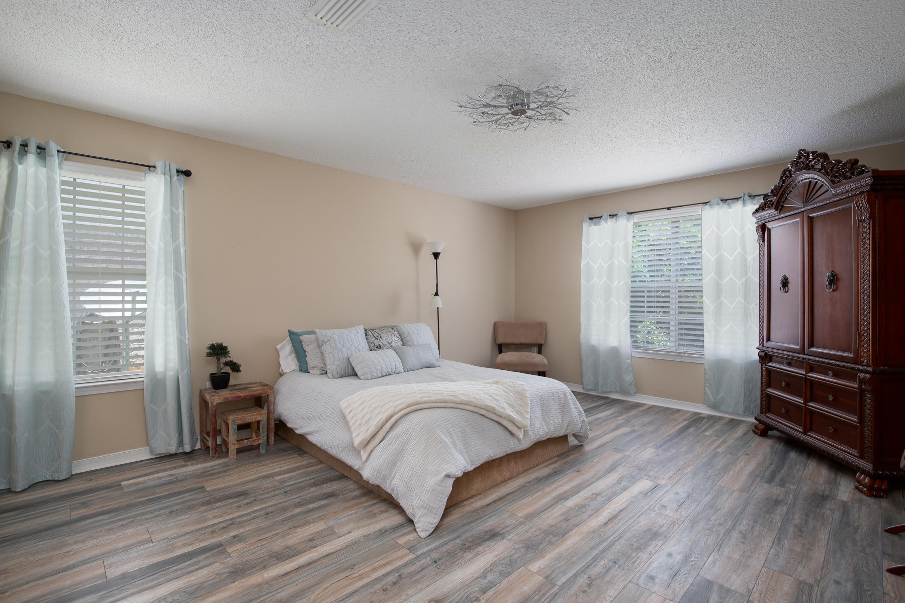 EMERALD LAKES PH 3 - Residential