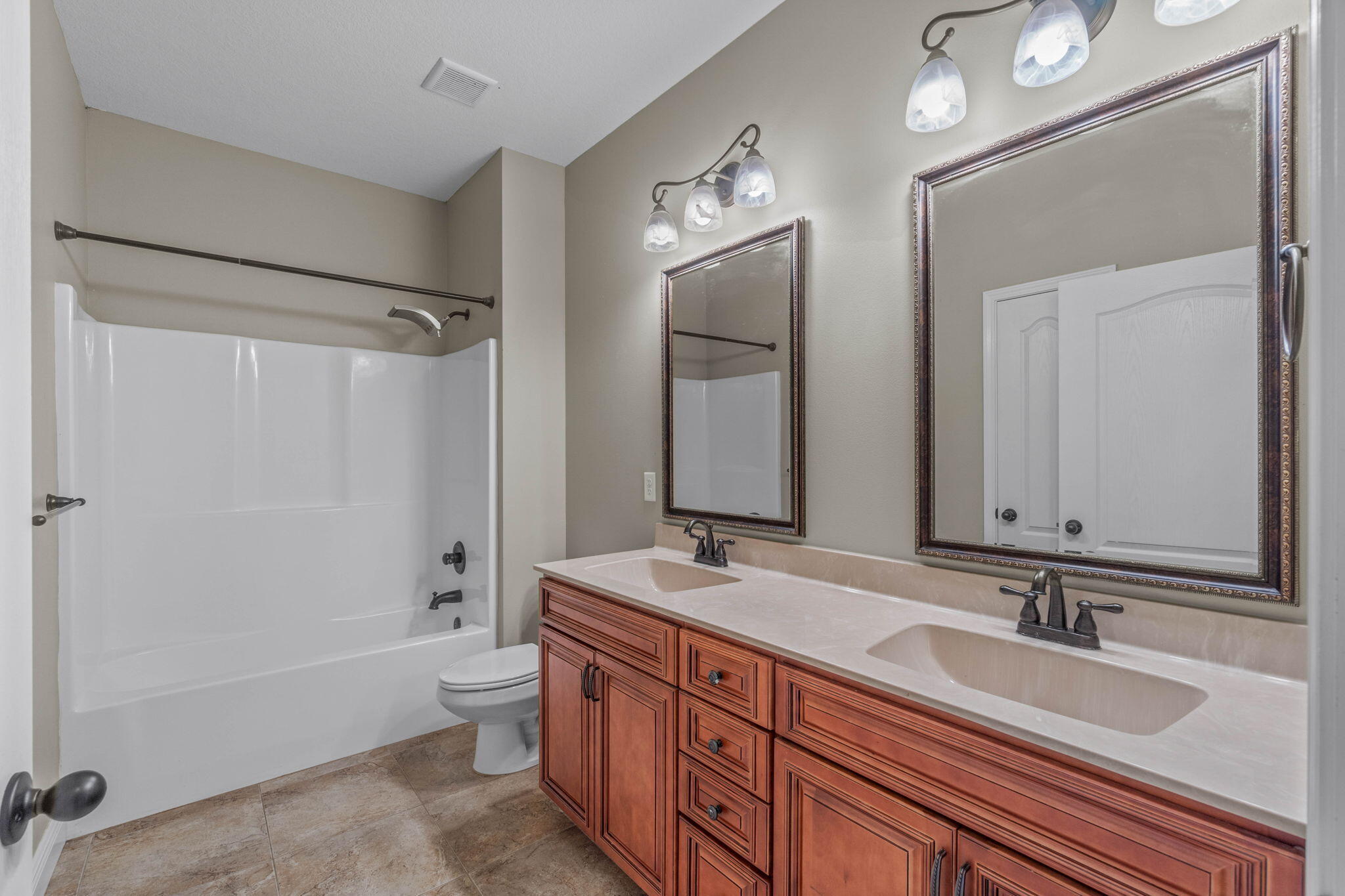 DUGGAN POND ESTATES - Residential Lease