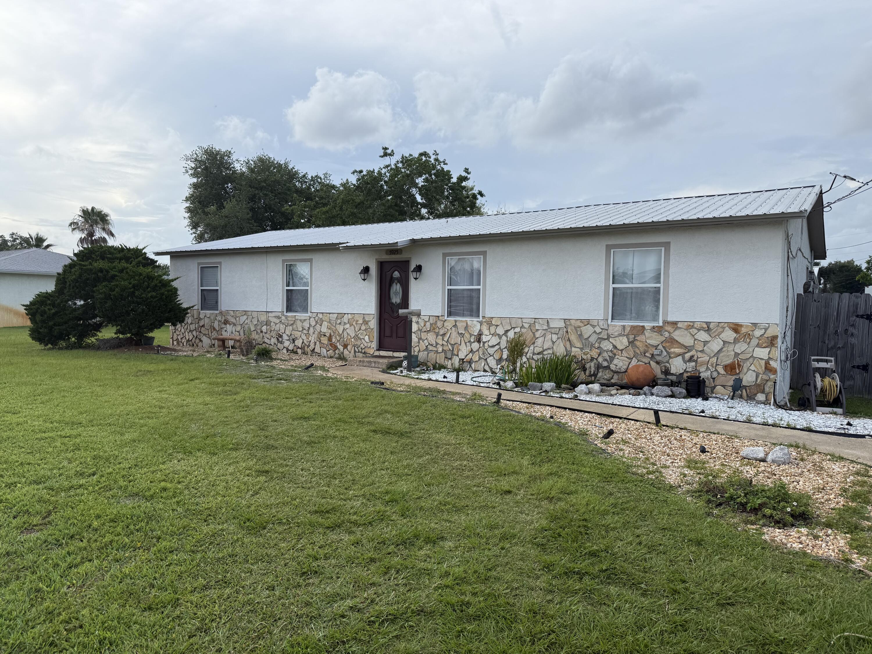 NO RECORDED SUBDIVISION - Residential