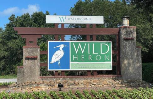WILD HERON - Land