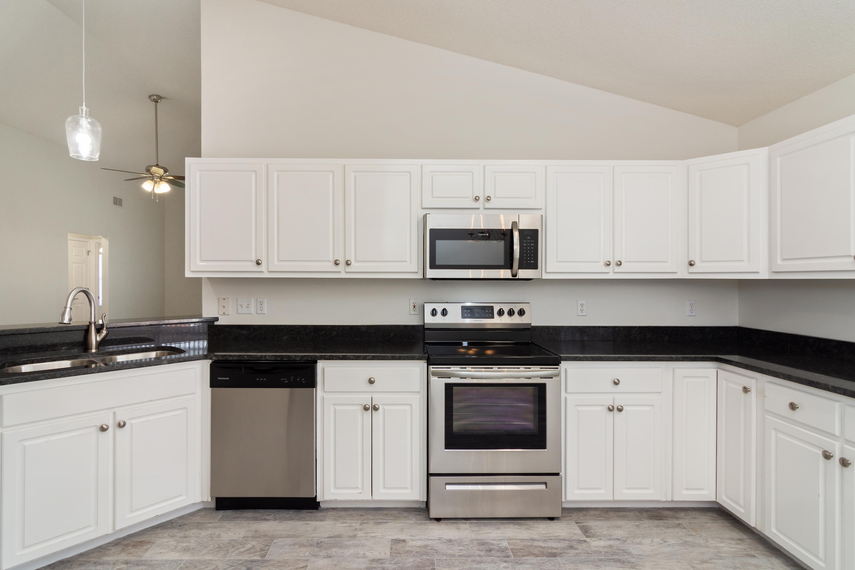 EMERALD VILLAGE PH I - Residential