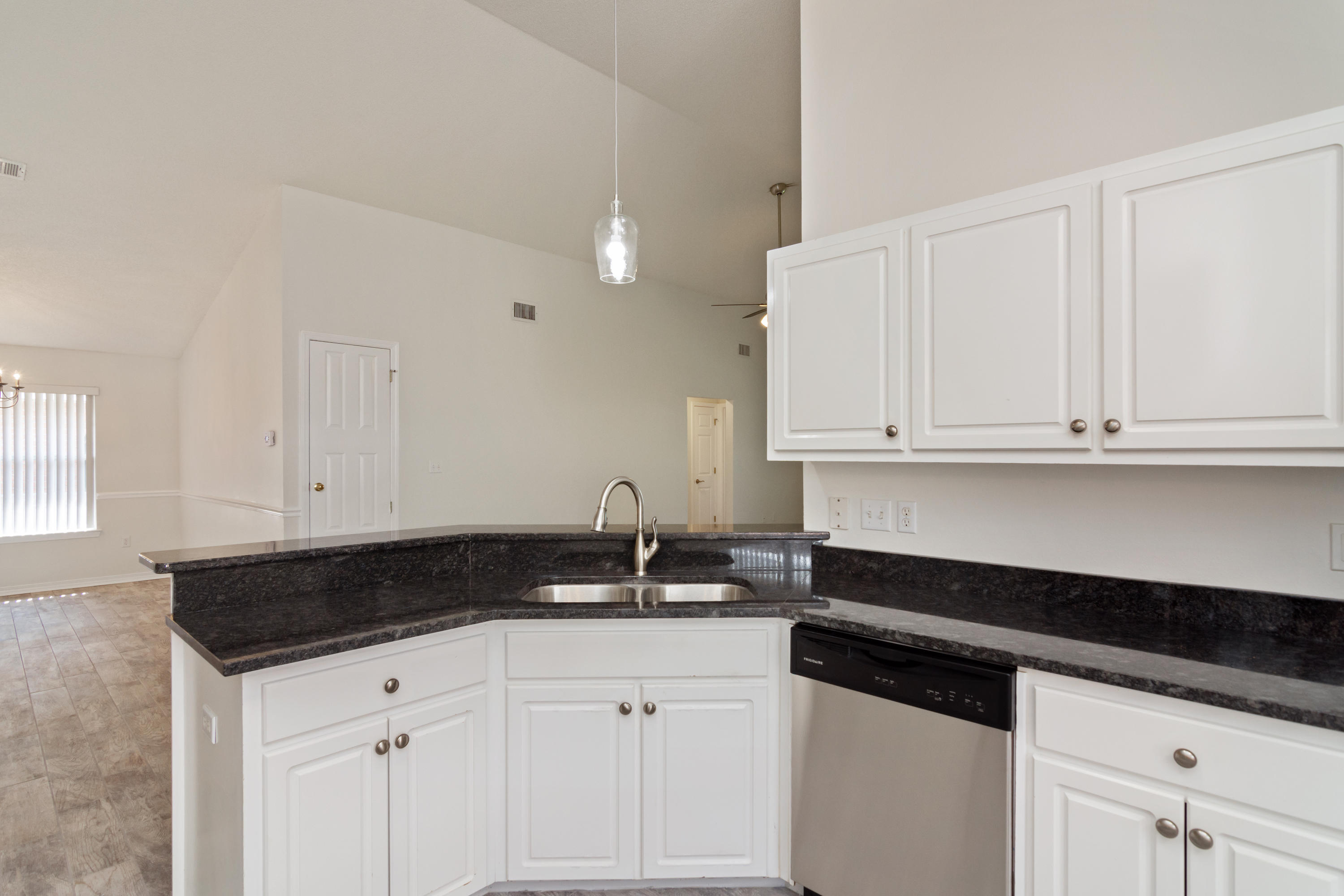 EMERALD VILLAGE PH I - Residential