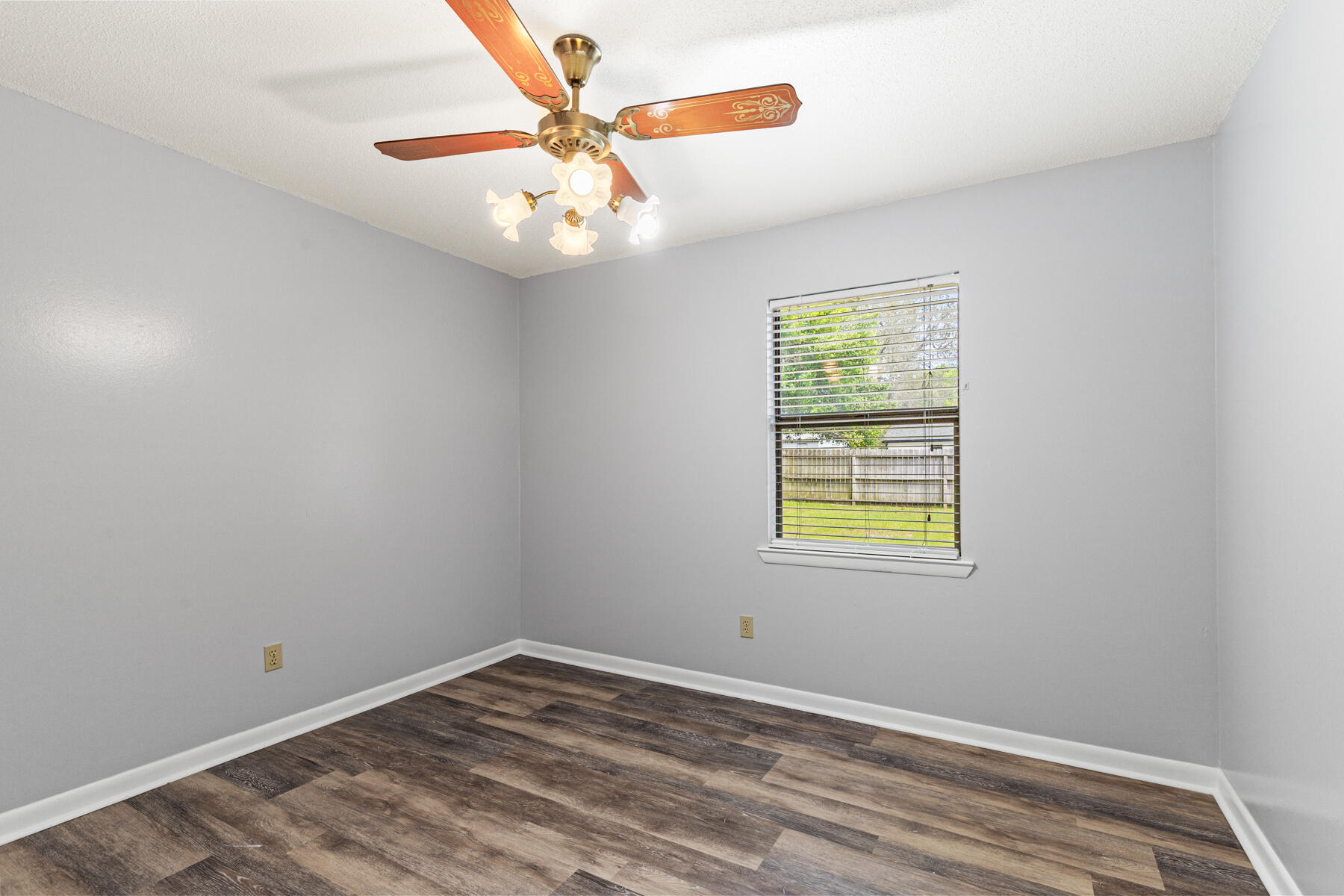 EASTWOOD 8TH ADDN - Residential Lease