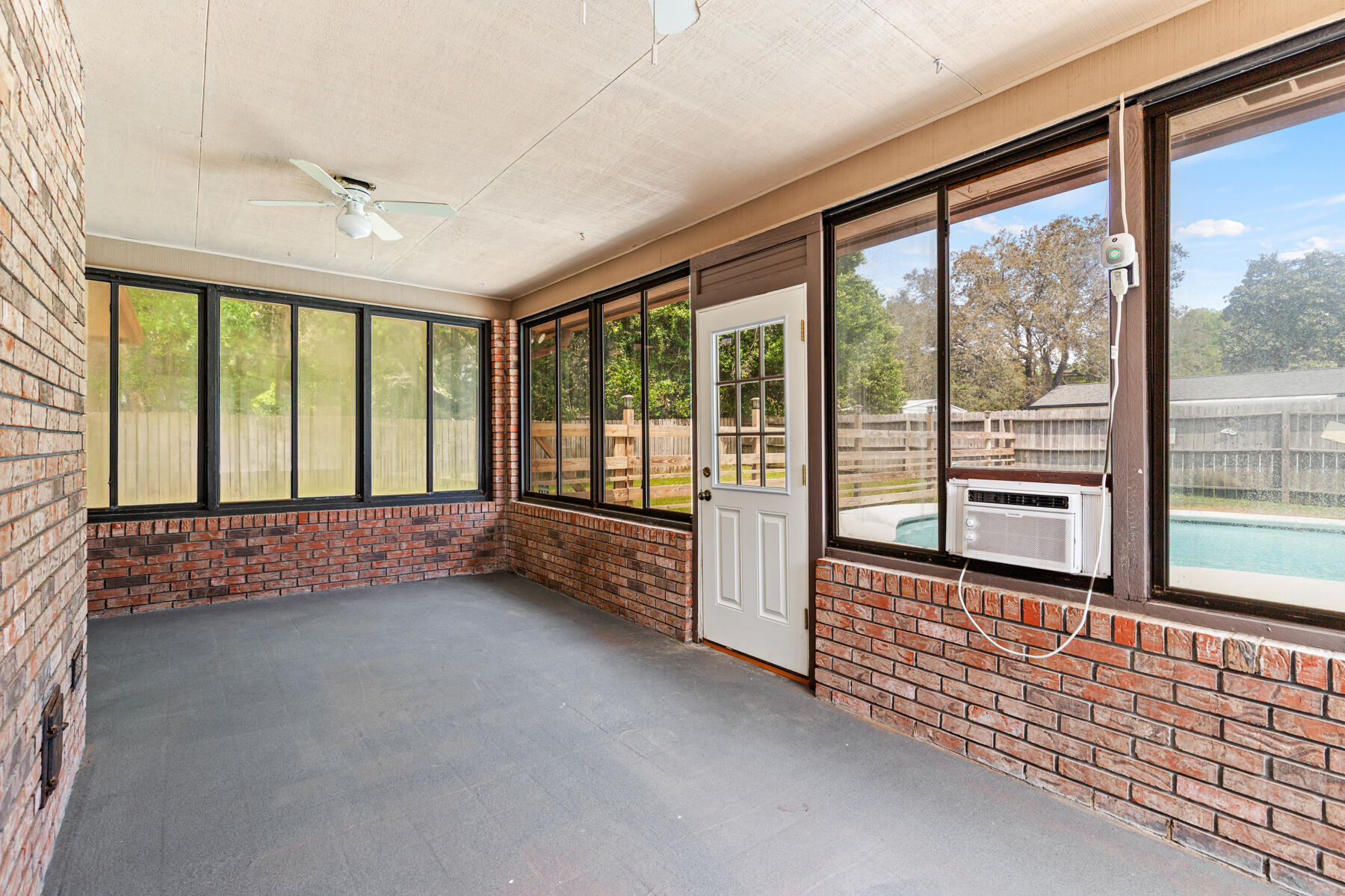 EASTWOOD 8TH ADDN - Residential Lease