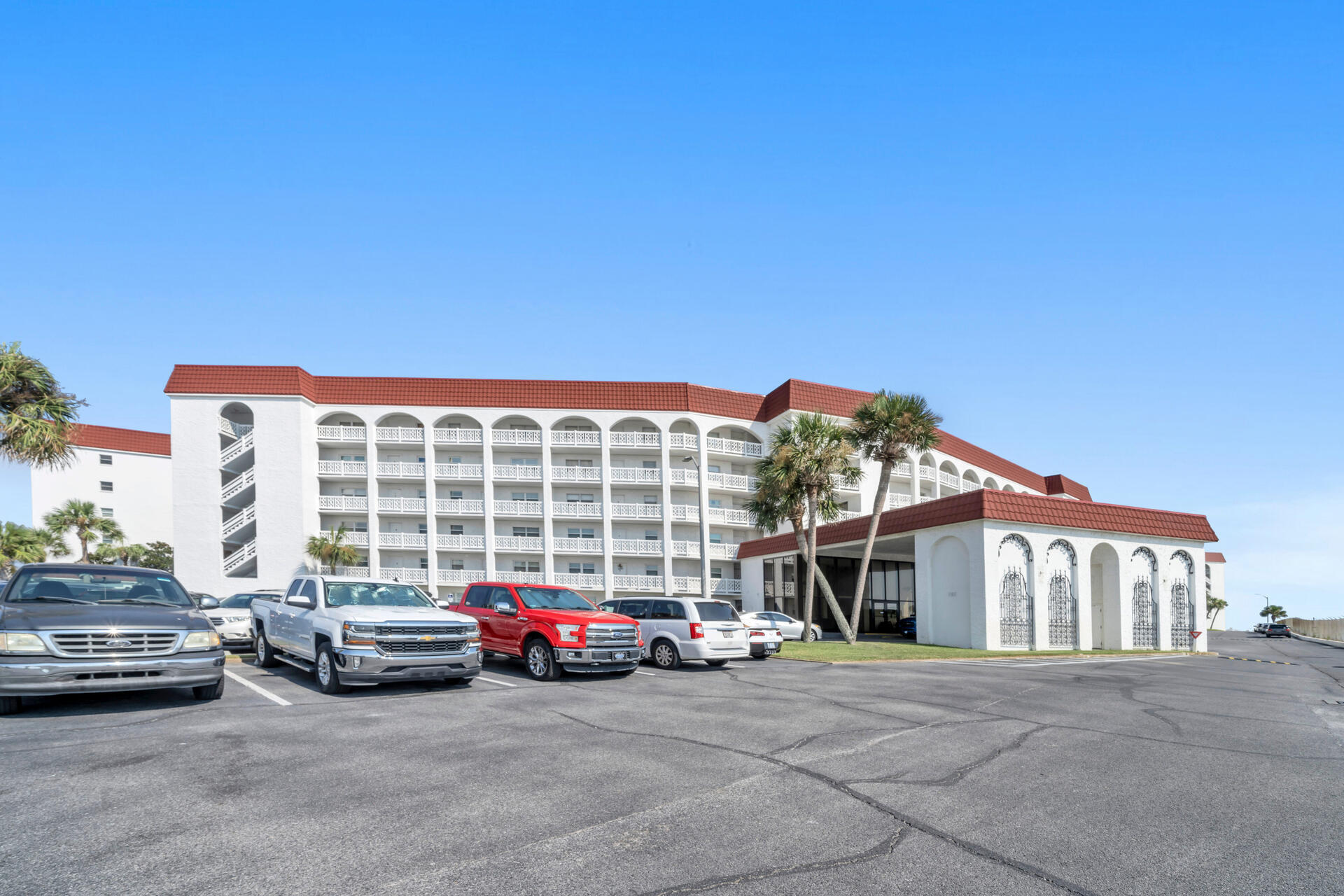 EL MATADOR CONDO - Residential
