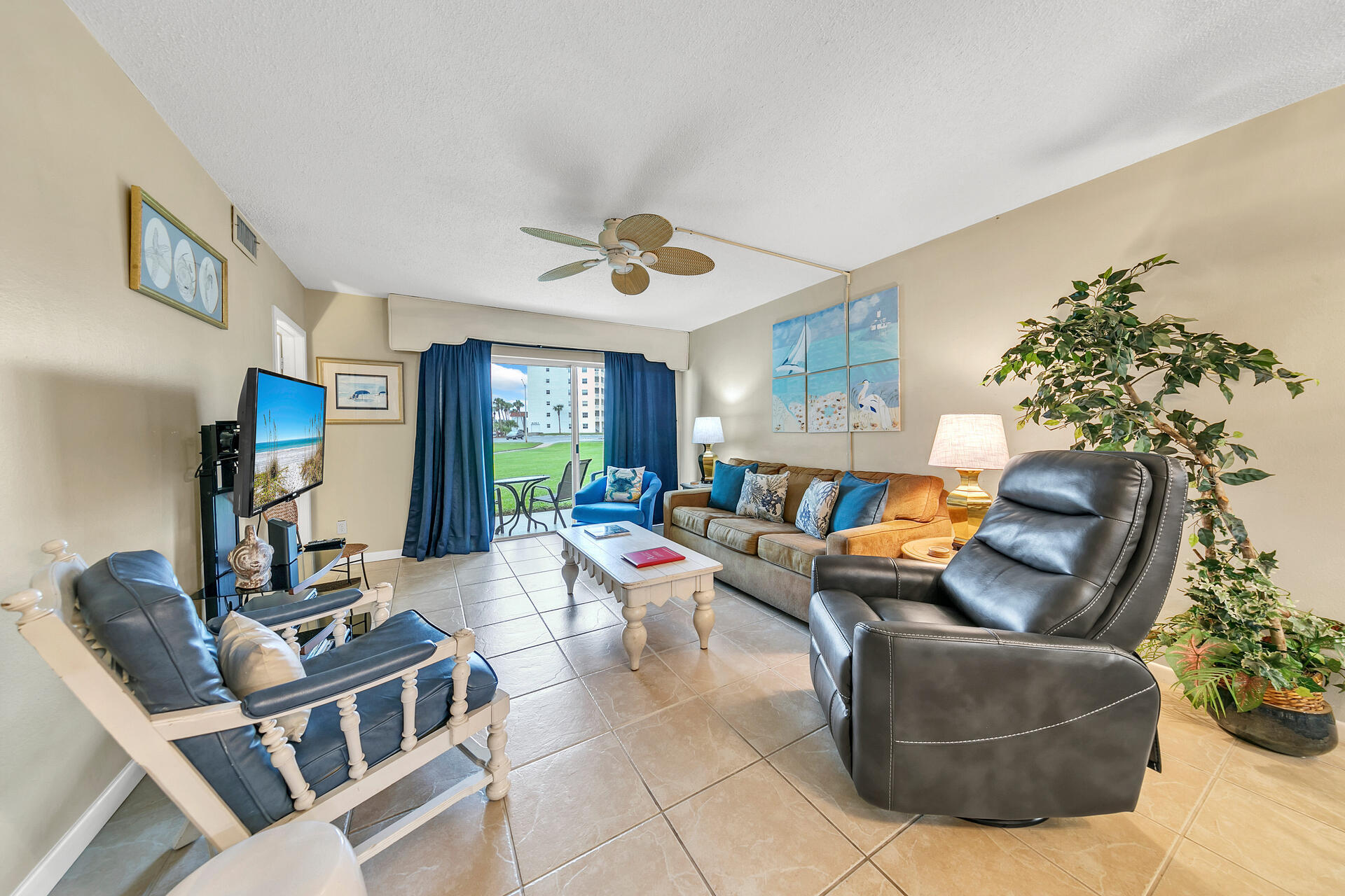 EL MATADOR CONDO - Residential