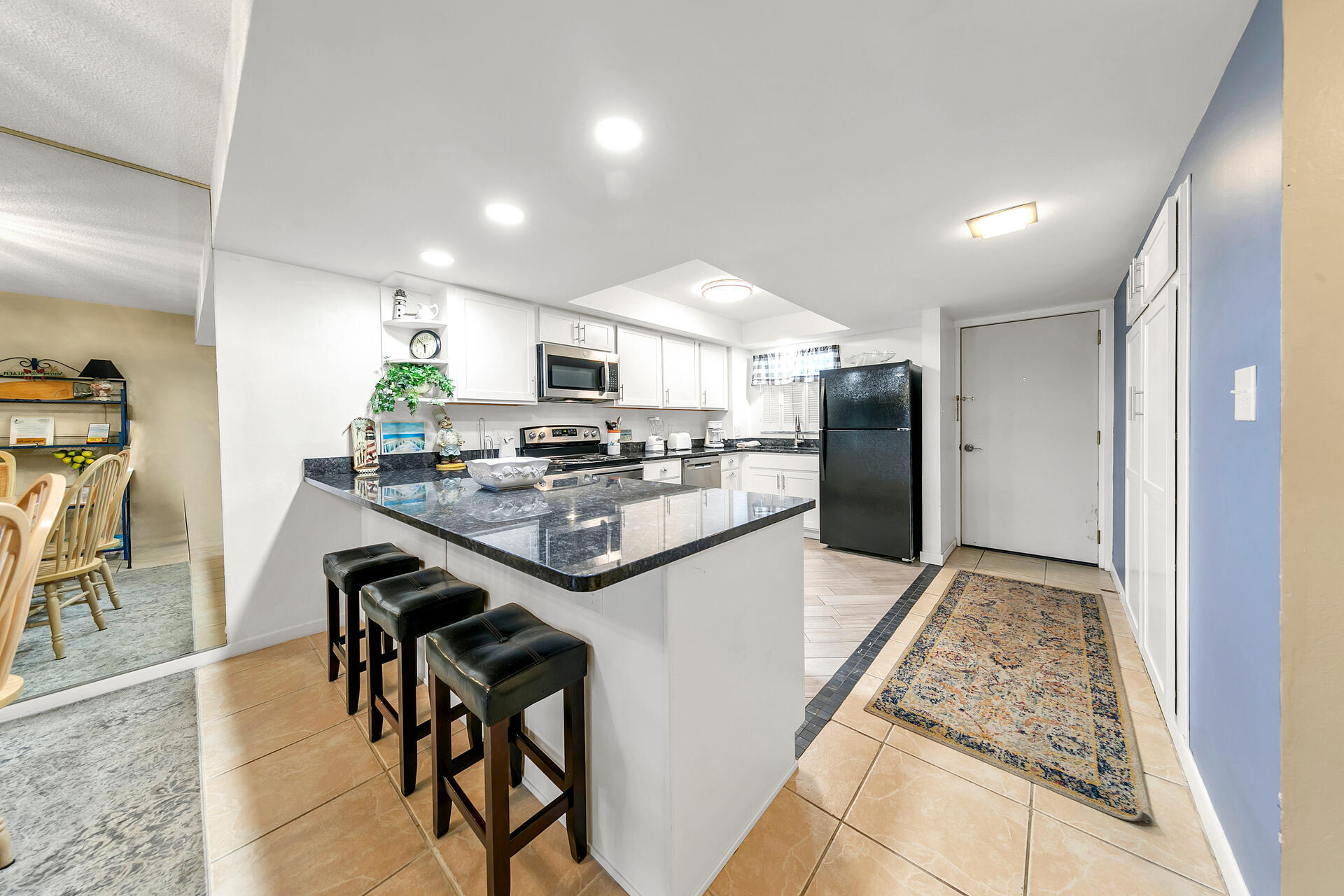 EL MATADOR CONDO - Residential